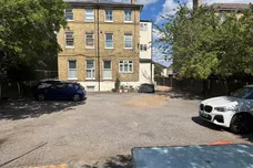 Parklands, SURBITON