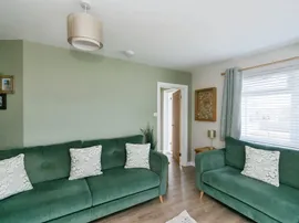 Arundel Road Central, Peacehaven thumb 3