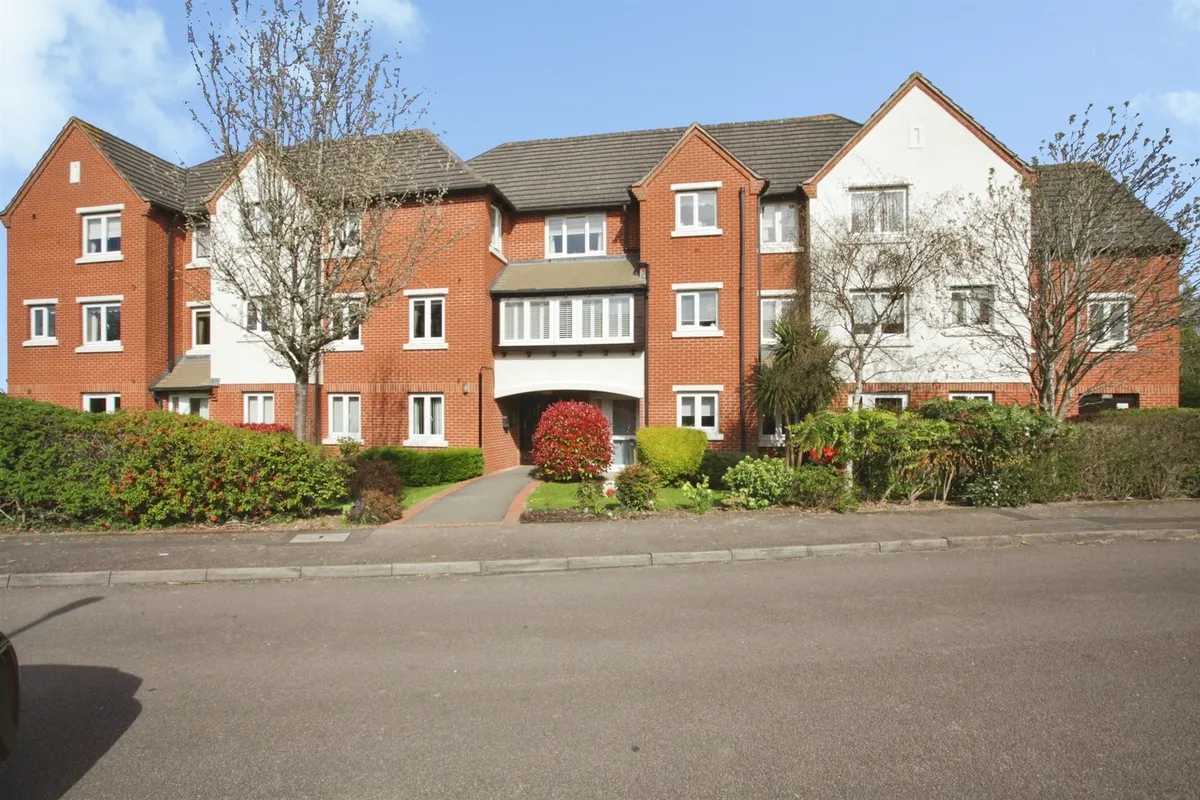 Curie Close, RUGBY