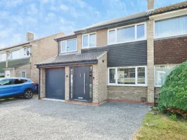 Lowfield Drive, Haxby, York photo