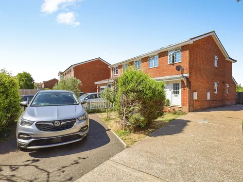 Quinnell Drive, Hailshamphoto