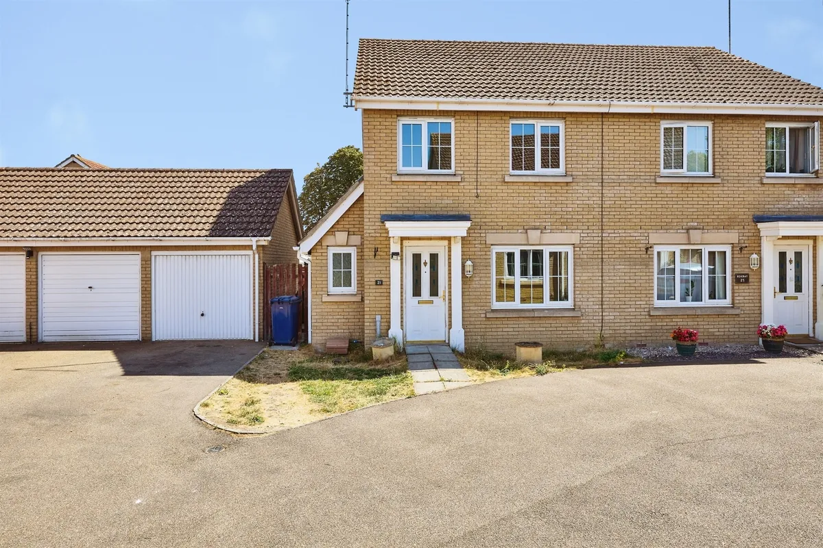 Willowherb Close, March