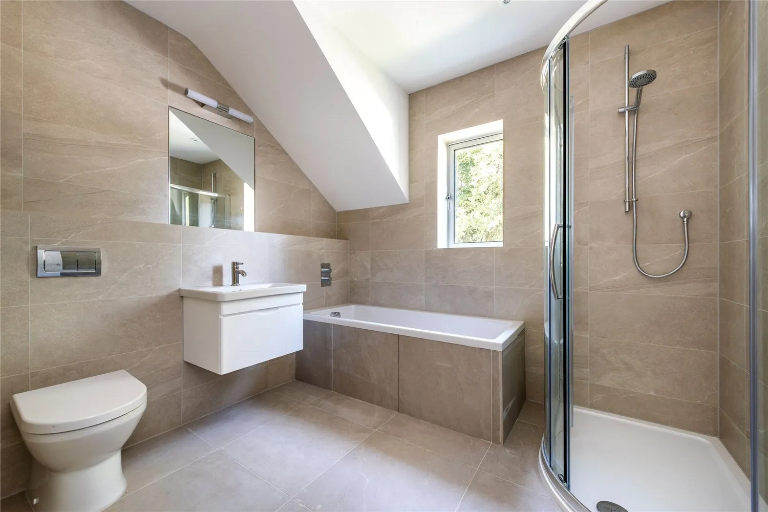 Bechwood Close, Tadworth, KT20 photo 12