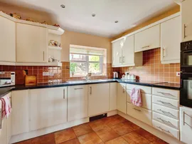 Cobal Court, Frodsham thumb 2