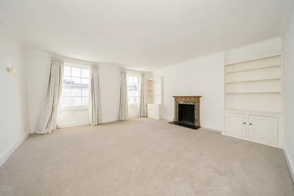 St. George's Drive, London, SW1V photo 1