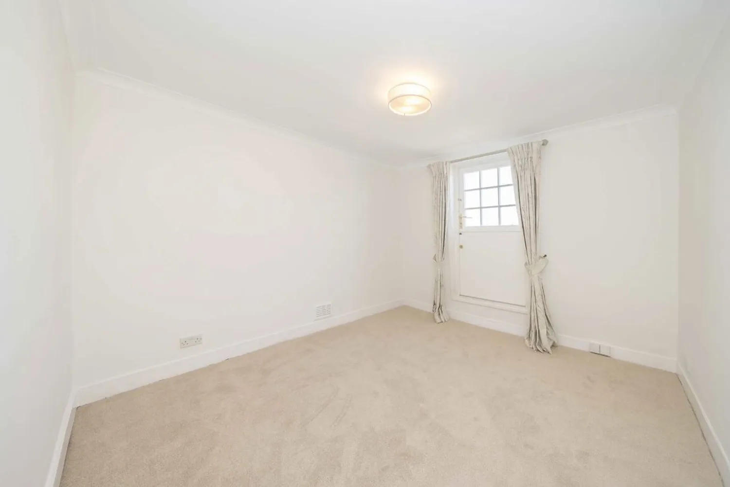 St. George's Drive, London, SW1V photo 7