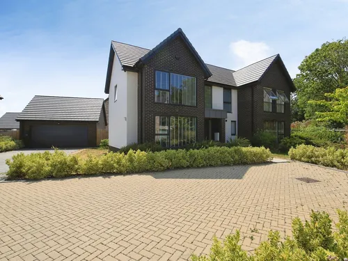 Tarka Grove, Hampton Water, Peterboroughphoto