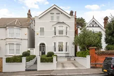 Burgh Heath Road, Epsom KT17 photo 1