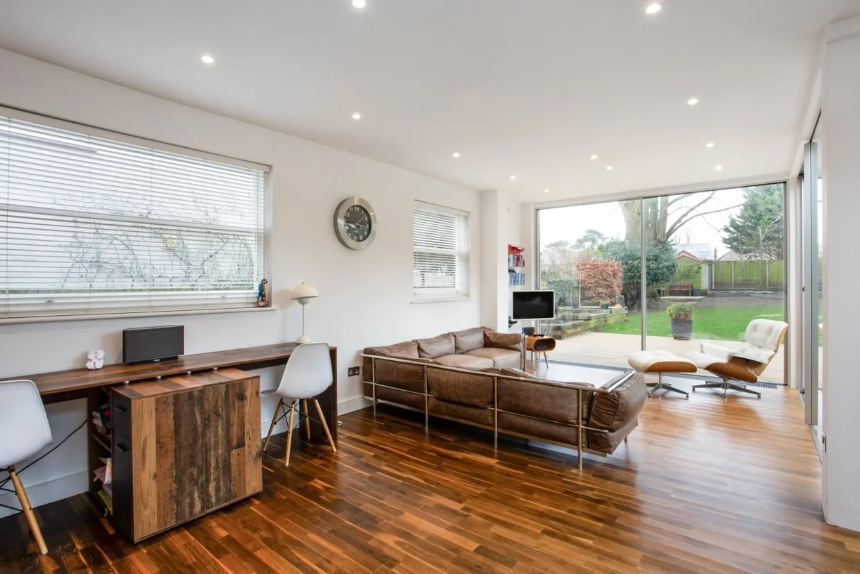 Burgh Heath Road, Epsom KT17 photo 7