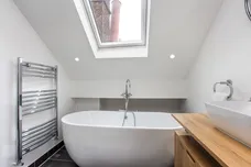 Burgh Heath Road, Epsom KT17 photo 12