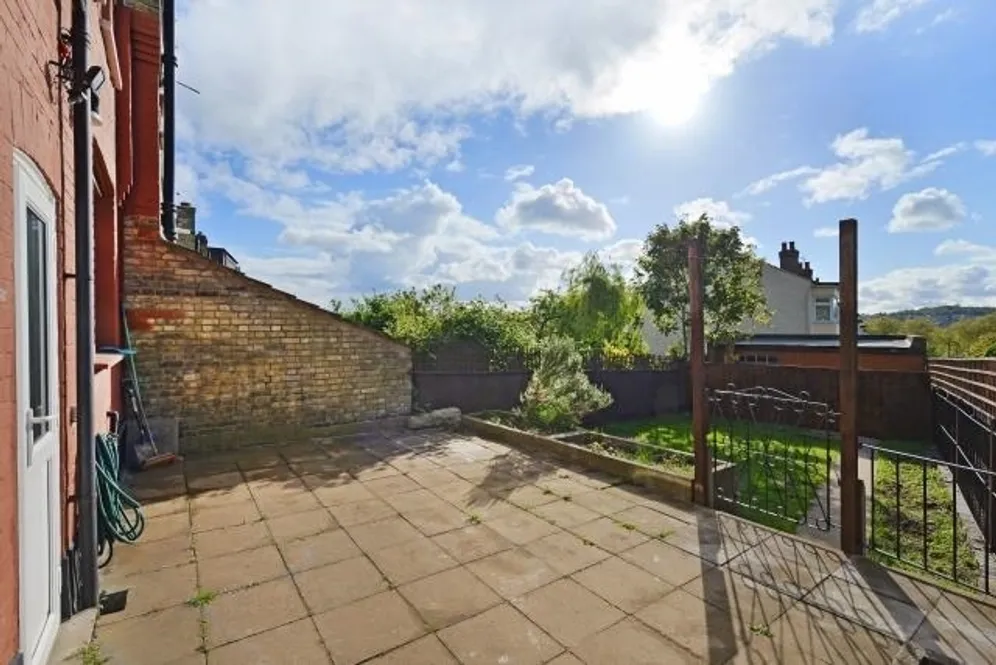 Hermiston Avenue London N8 photo 2