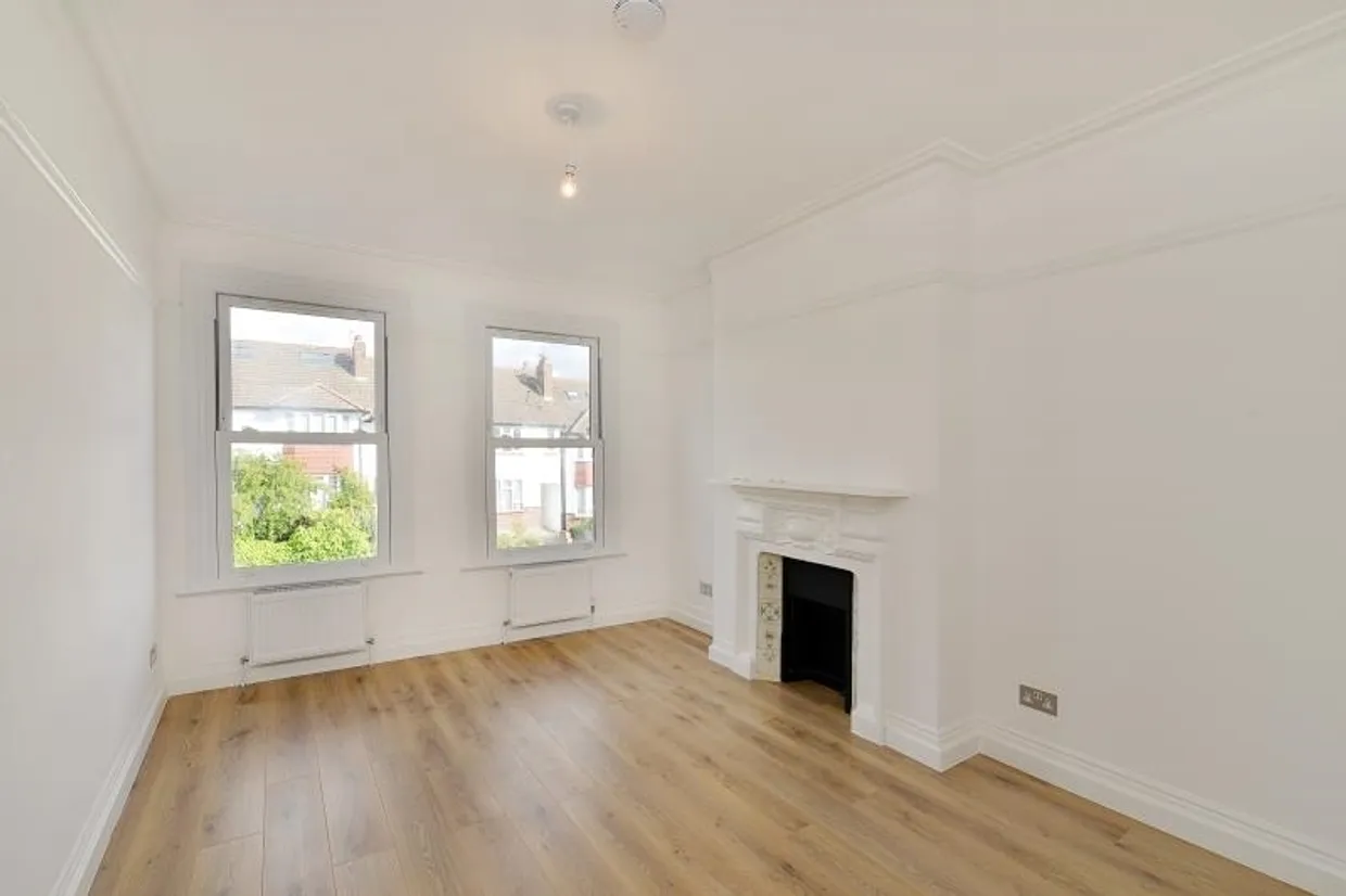 Hermiston Avenue London N8 photo 3