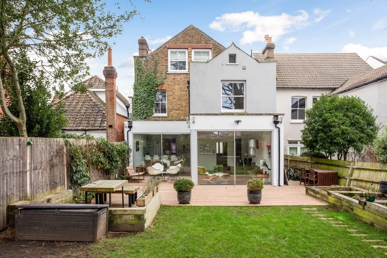 Burgh Heath Road, Epsom KT17 photo 14