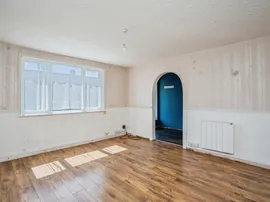 Hipley Road, Havant thumb 2