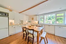 Farnham Road, Churt, Farnham, GU10 photo 4