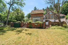 Farnham Road, Churt, Farnham, GU10 photo 13