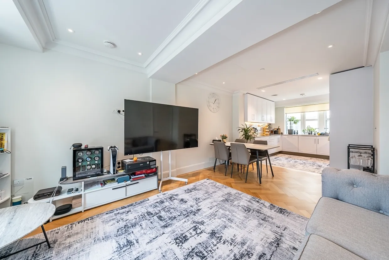 Millbank Westminster SW1P photo 2