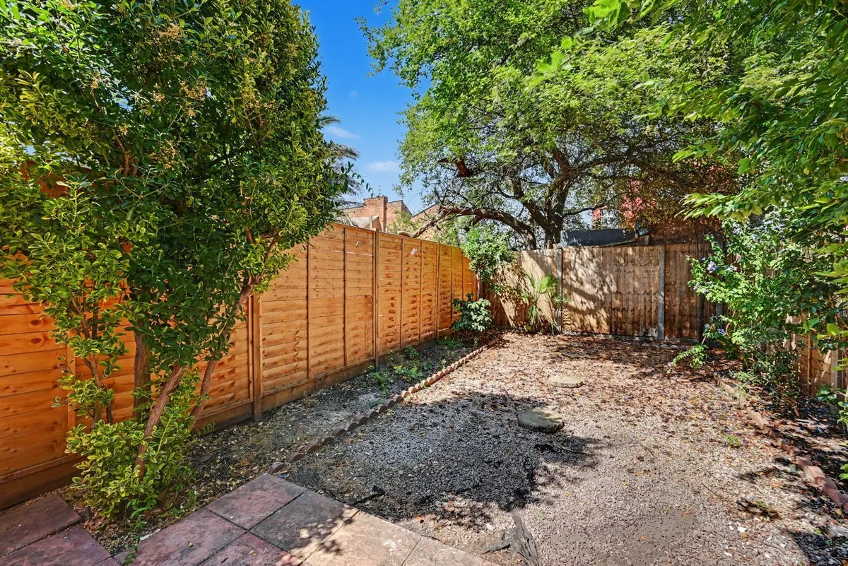 Yewfield Road, London, NW10