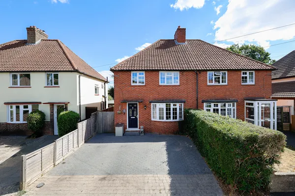Silverlea Gardens, Horley, RH6