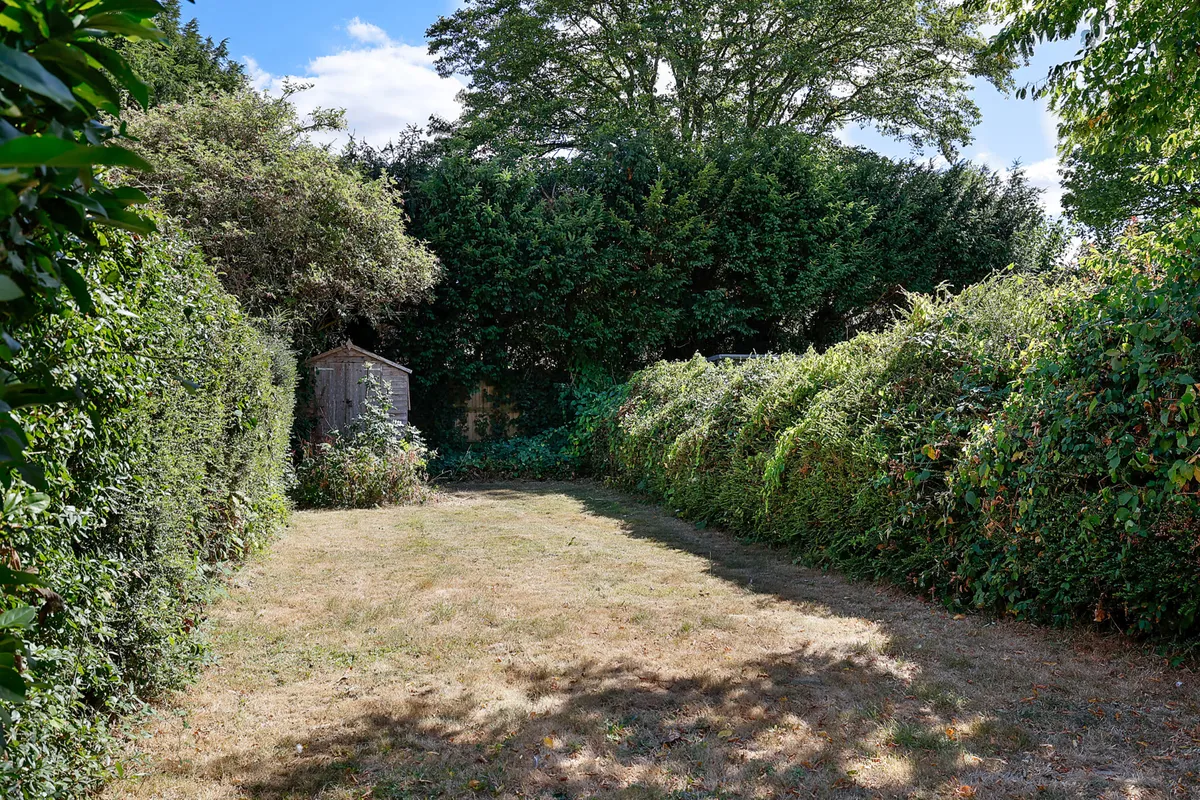 Silverlea Gardens, Horley, RH6