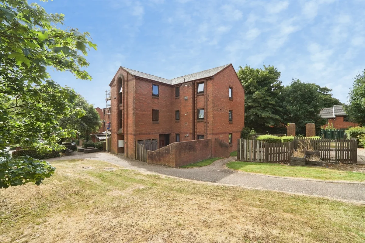 Sholebroke Avenue, Leeds