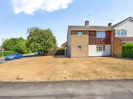 Ullswater Road, HEMEL HEMPSTEAD thumb 3