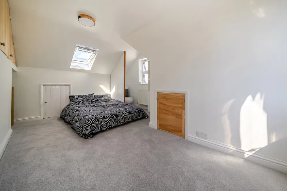 Killy Hill, Chobham, GU24 photo 9