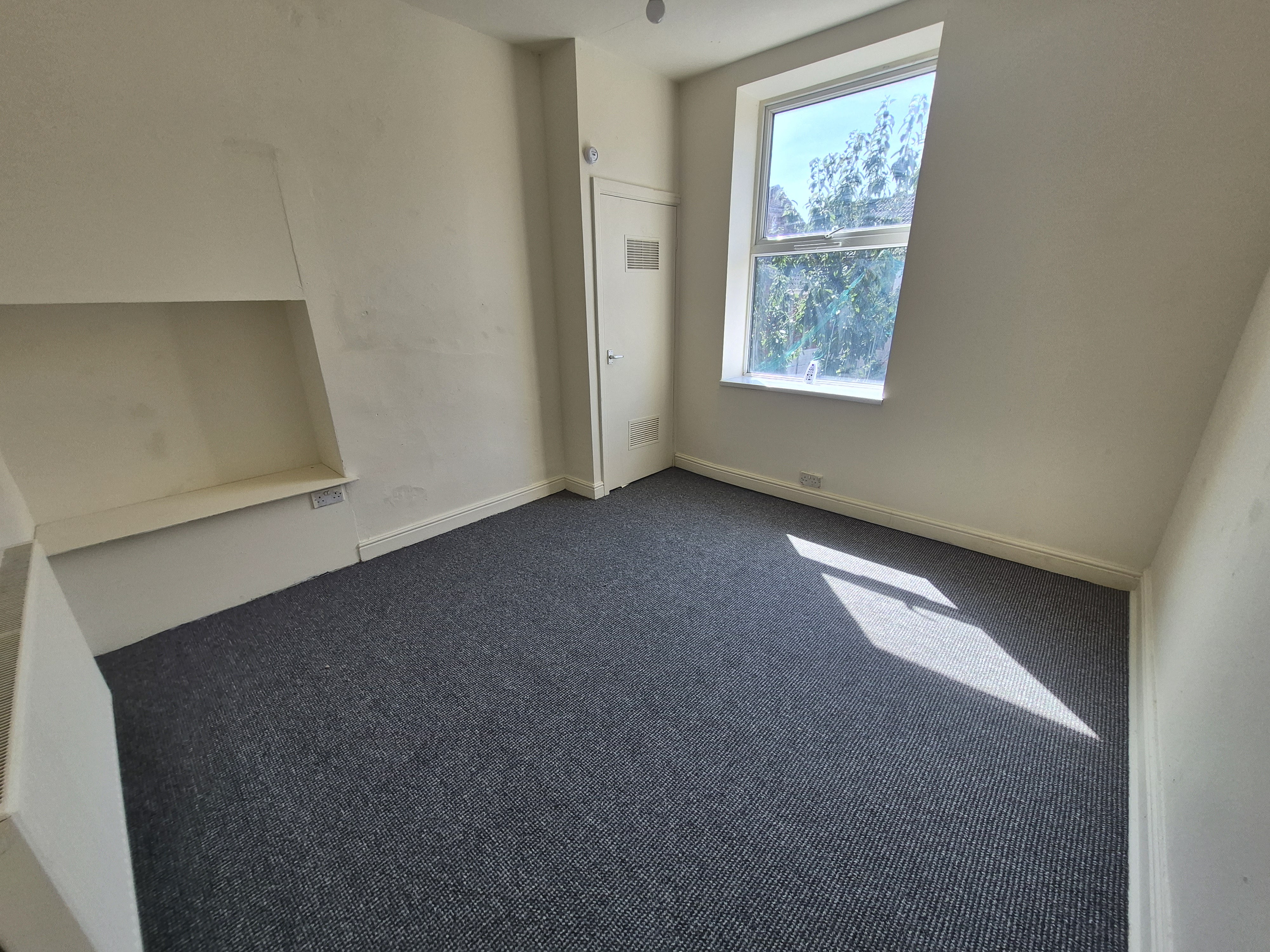 19 Division Road Image 8