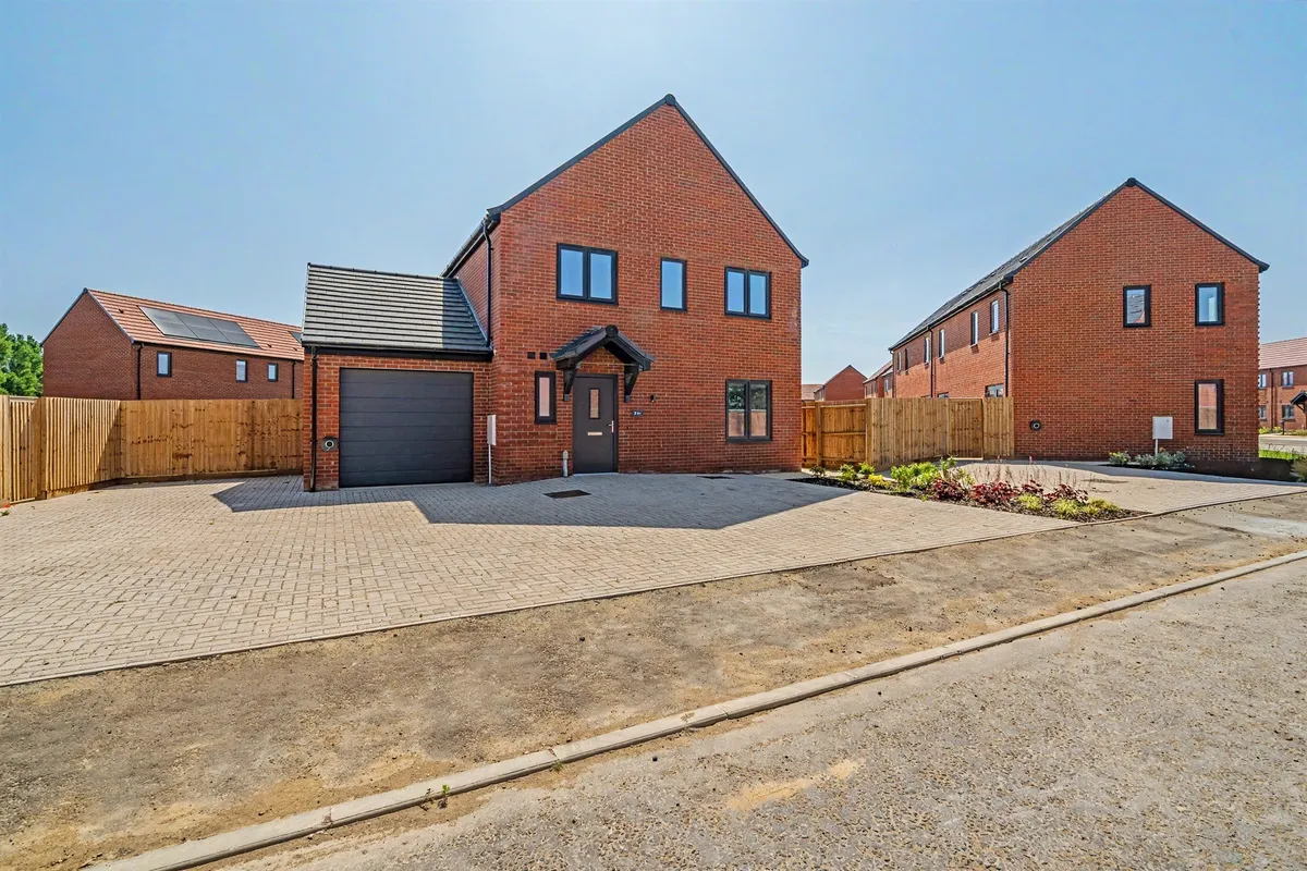 Eastwood, Bradwell, Great Yarmouth