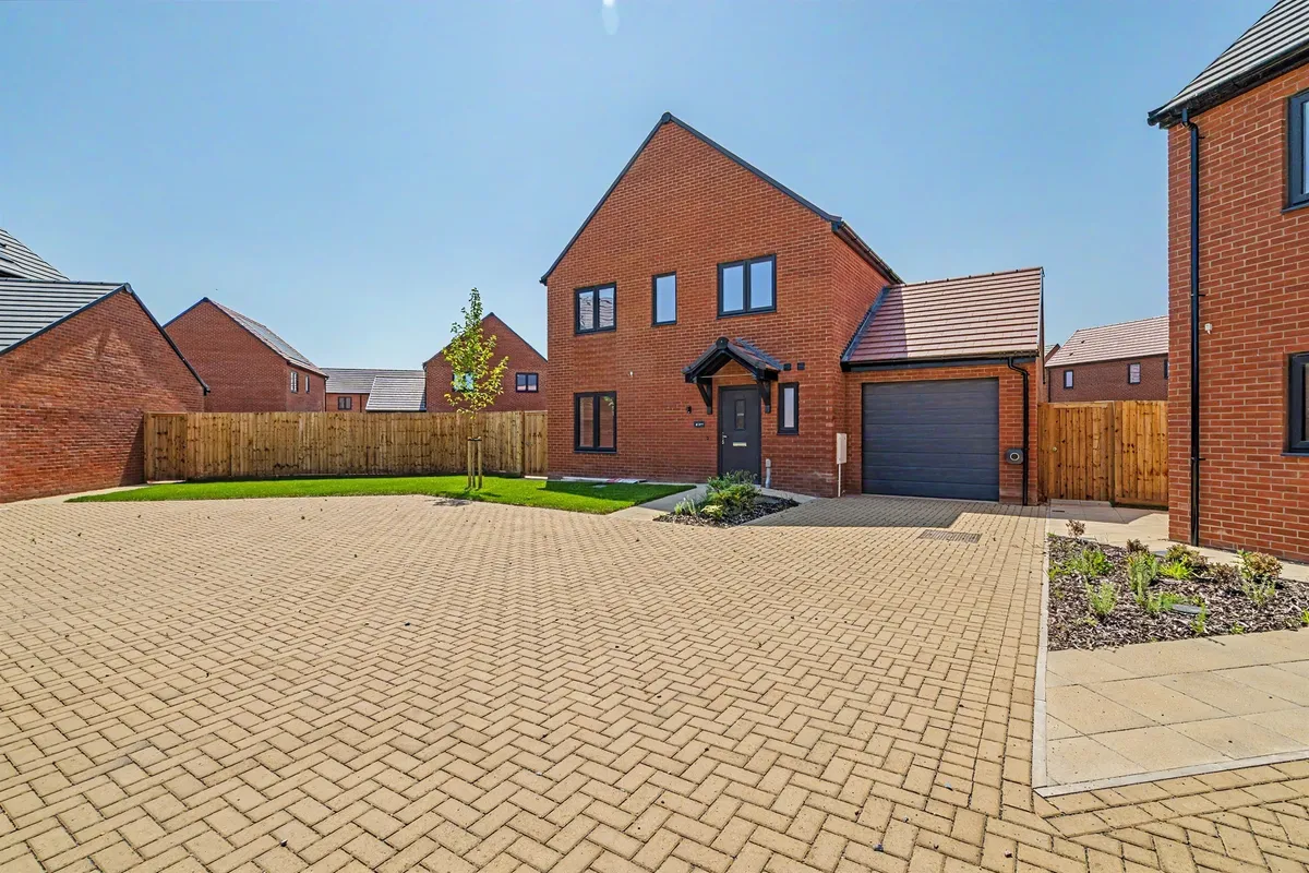 Eastwood, Bradwell, Great Yarmouth
