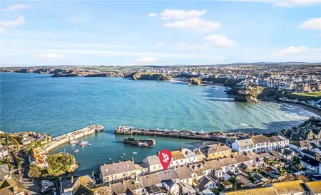 96 Fore Street, Newquay, TR7