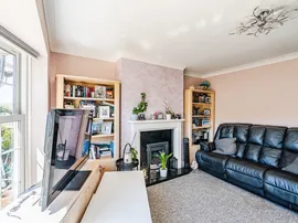 Poynings Close, Seaford thumb 2