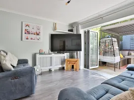 Carisbrooke Crescent, Poole thumb 3