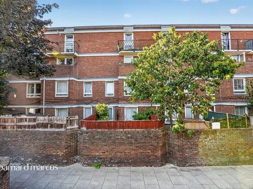 Wallis Close, Londonphoto