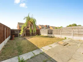 Holmlands Drive, Oxton, Prenton thumb 3
