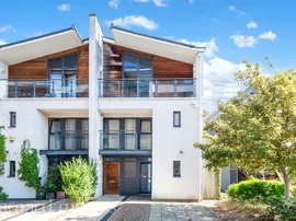 Scott Avenue, Putney, London photo