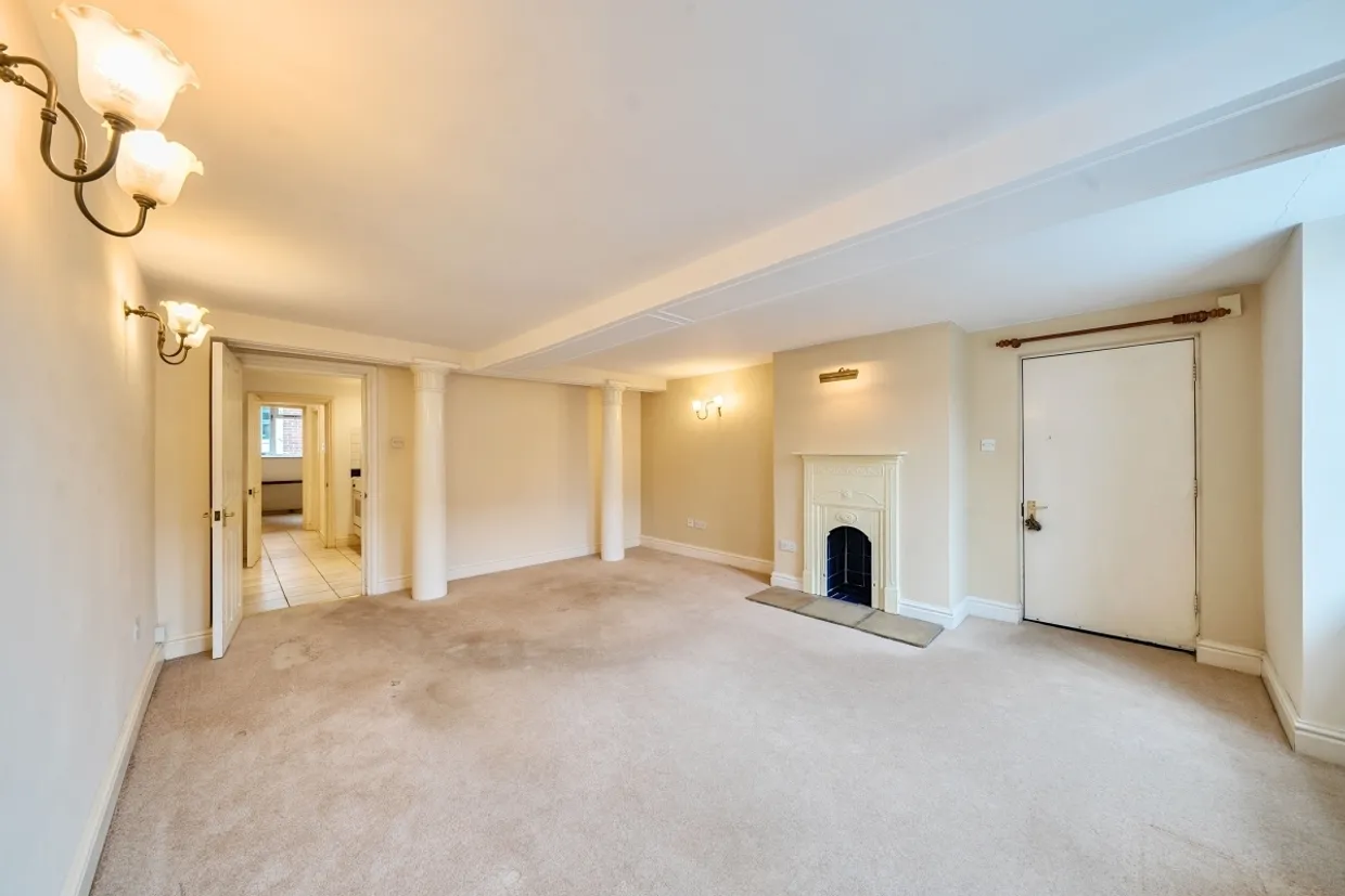 High Street Ramsbury SN8 photo 1