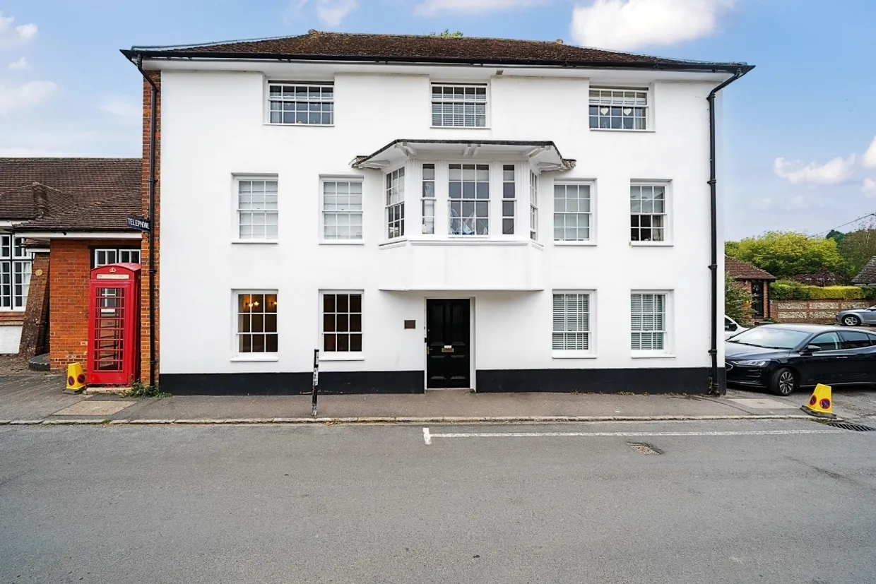 High Street Ramsbury SN8 photo 7