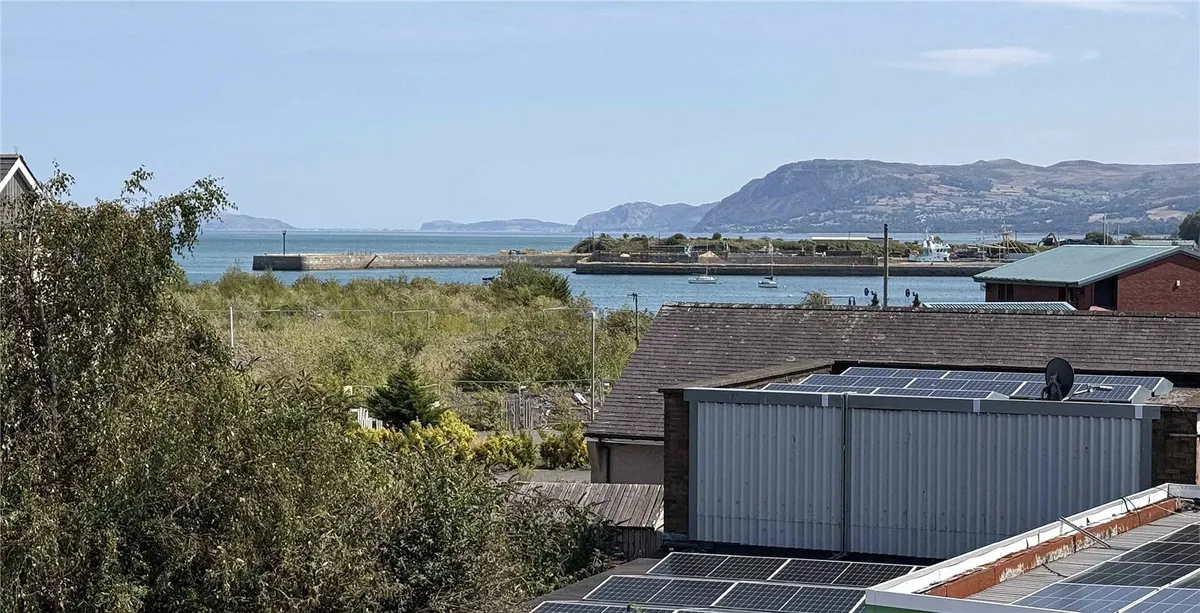 Y Bae, Bangor, Gwynedd, LL57