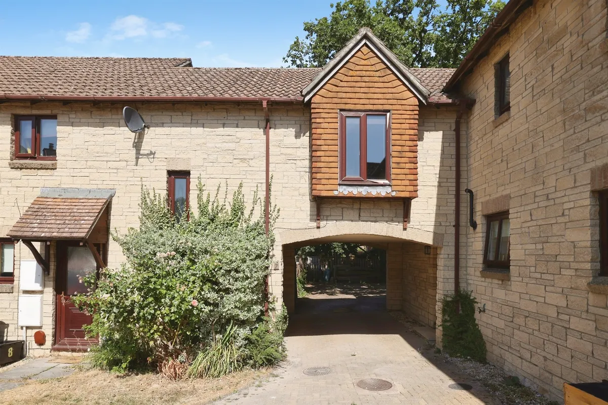 Hazel Grove, Calne