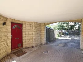Hazel Grove, Calne thumb 2