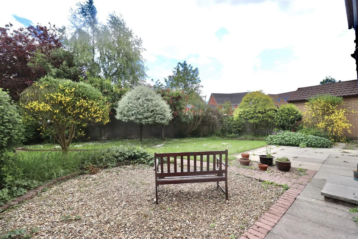 Fernland Close, Brough