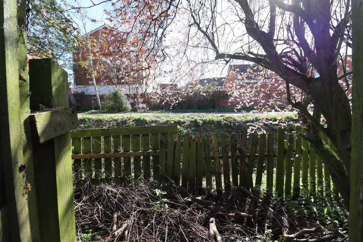 Fernland Close, Brough