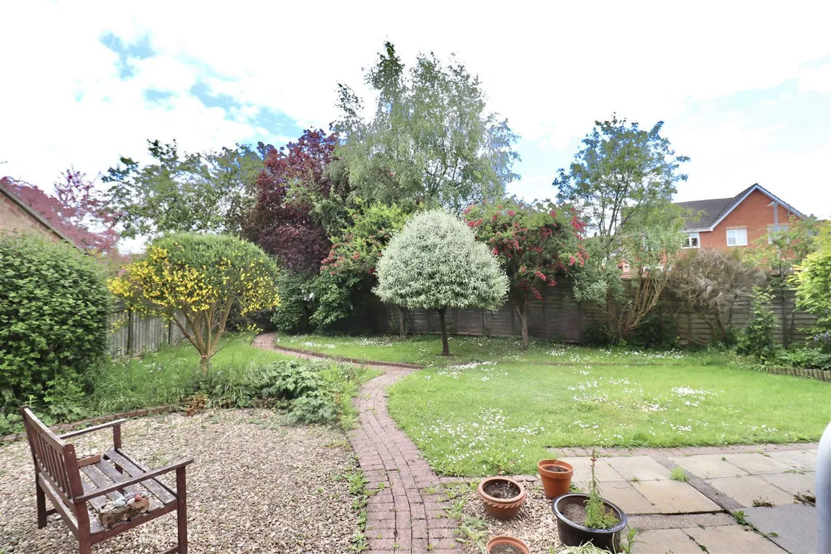 Fernland Close, Brough