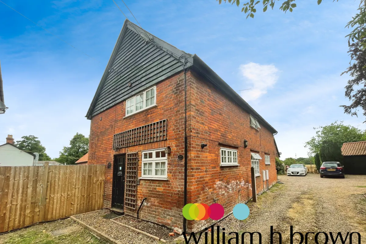 LOWER HOLT STREET, EARLS COLNE, COLCHESTER