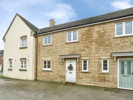 Peregrine Court, Calne photo