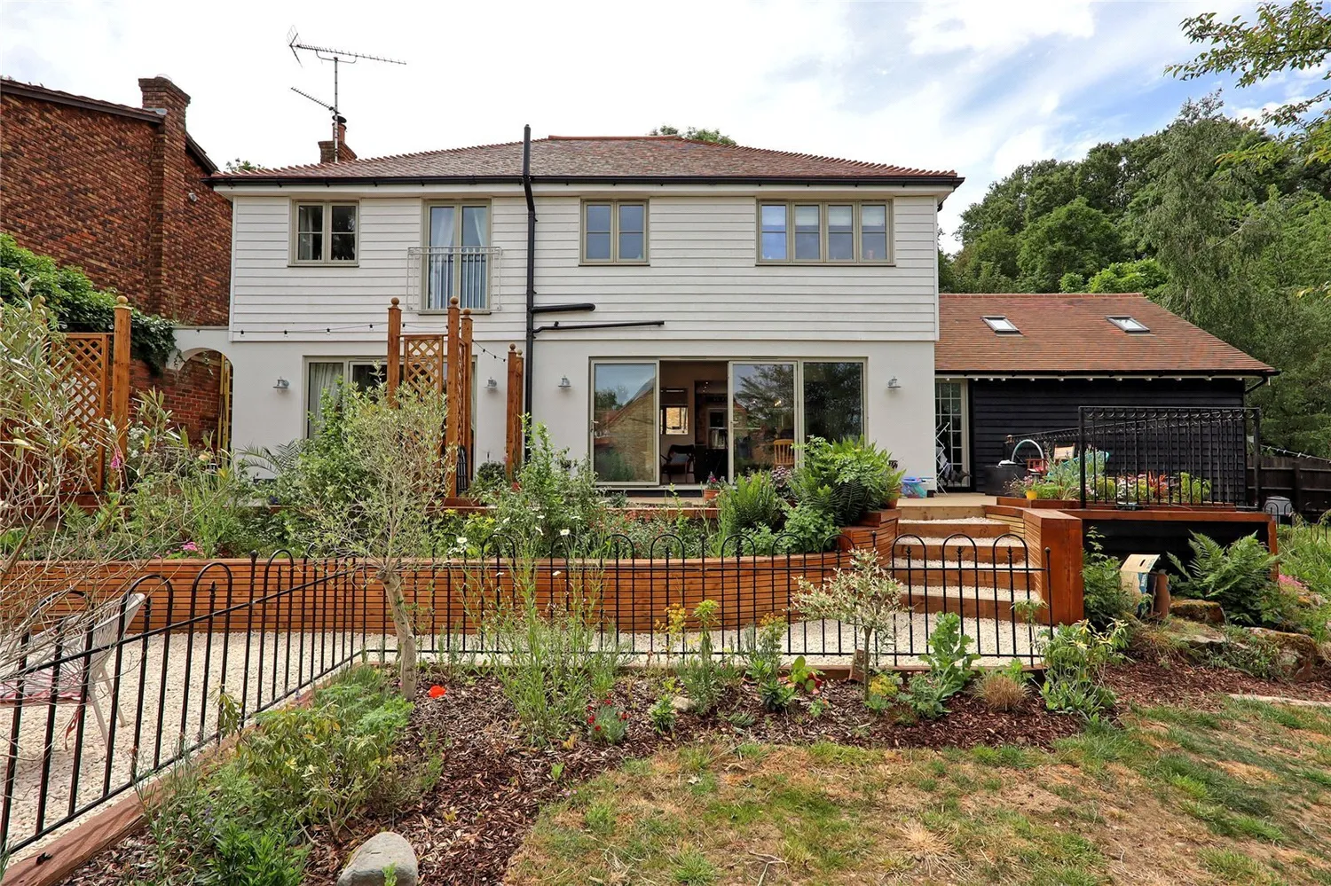 Stacey Drive, Langdon Hills, SS16 photo 2