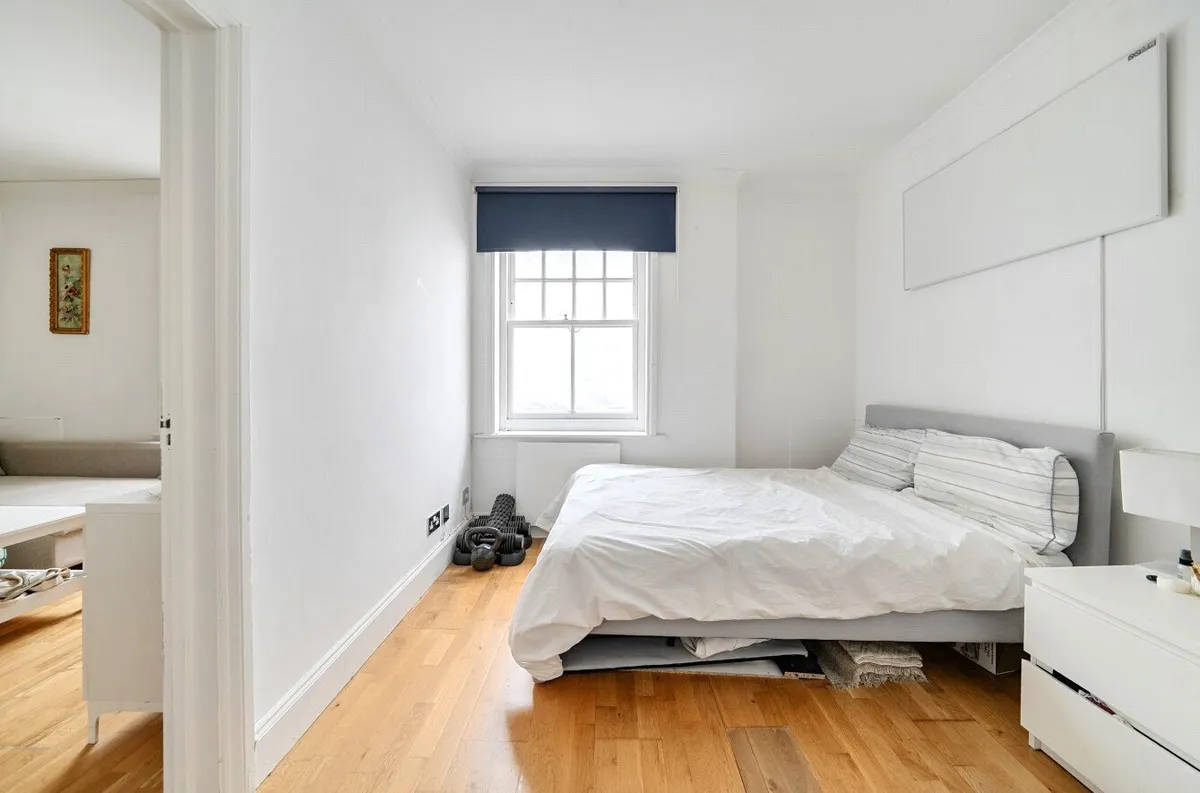 Earls Court Road, London, SW5