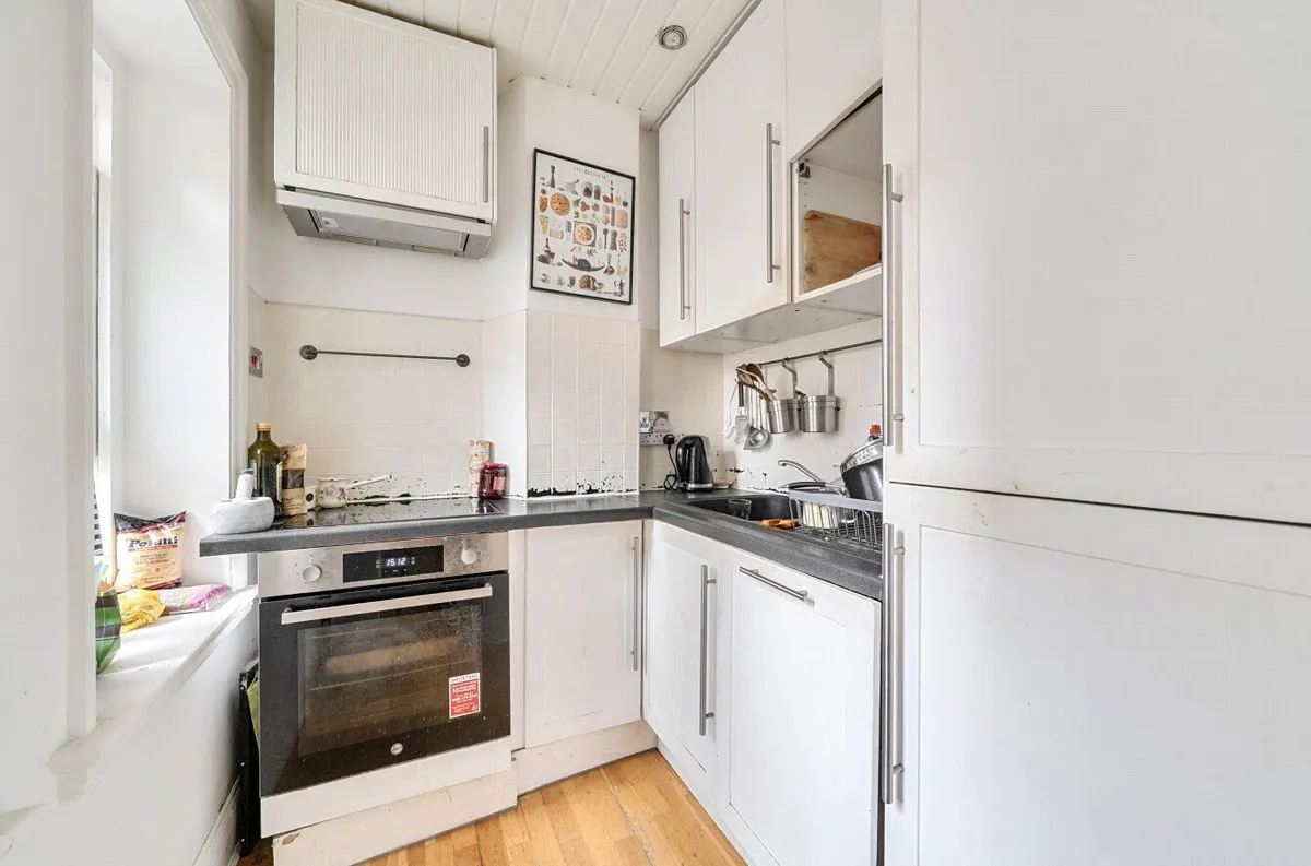 Earls Court Road, London, SW5