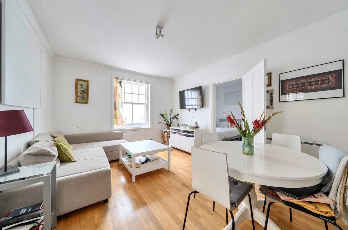 Earls Court Road, London, SW5